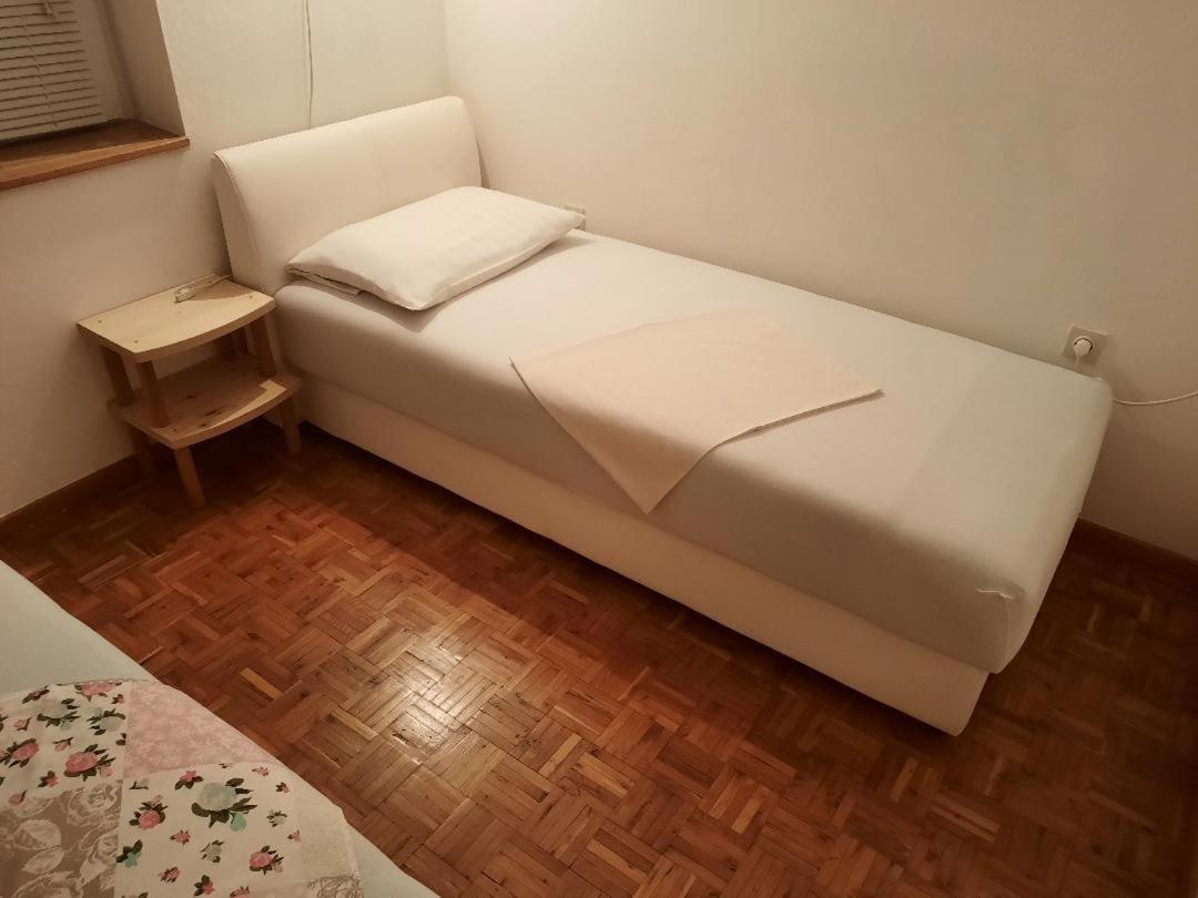 Holiday Home Villa Marin Stanici Bagian luar foto