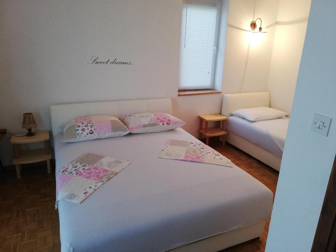 Holiday Home Villa Marin Stanici Bagian luar foto